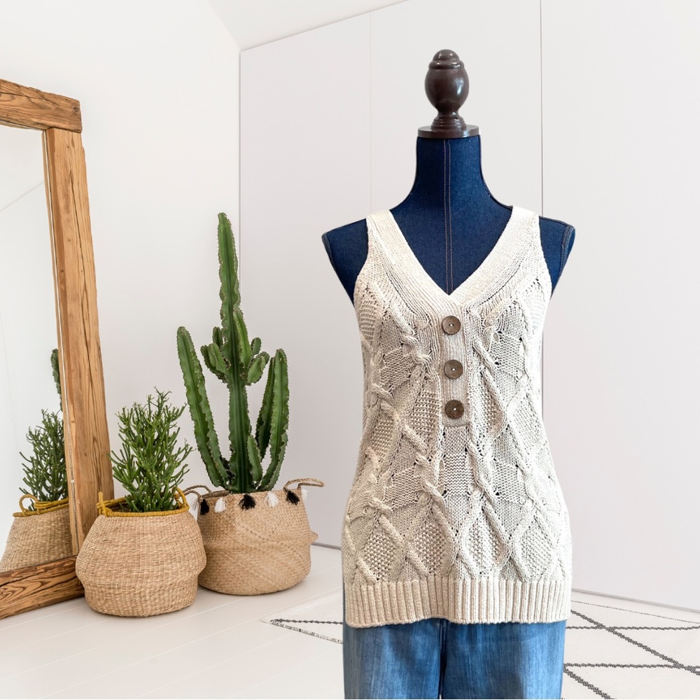 Sundance Kenzie Sleeveless Cable Knit Sweater Vest